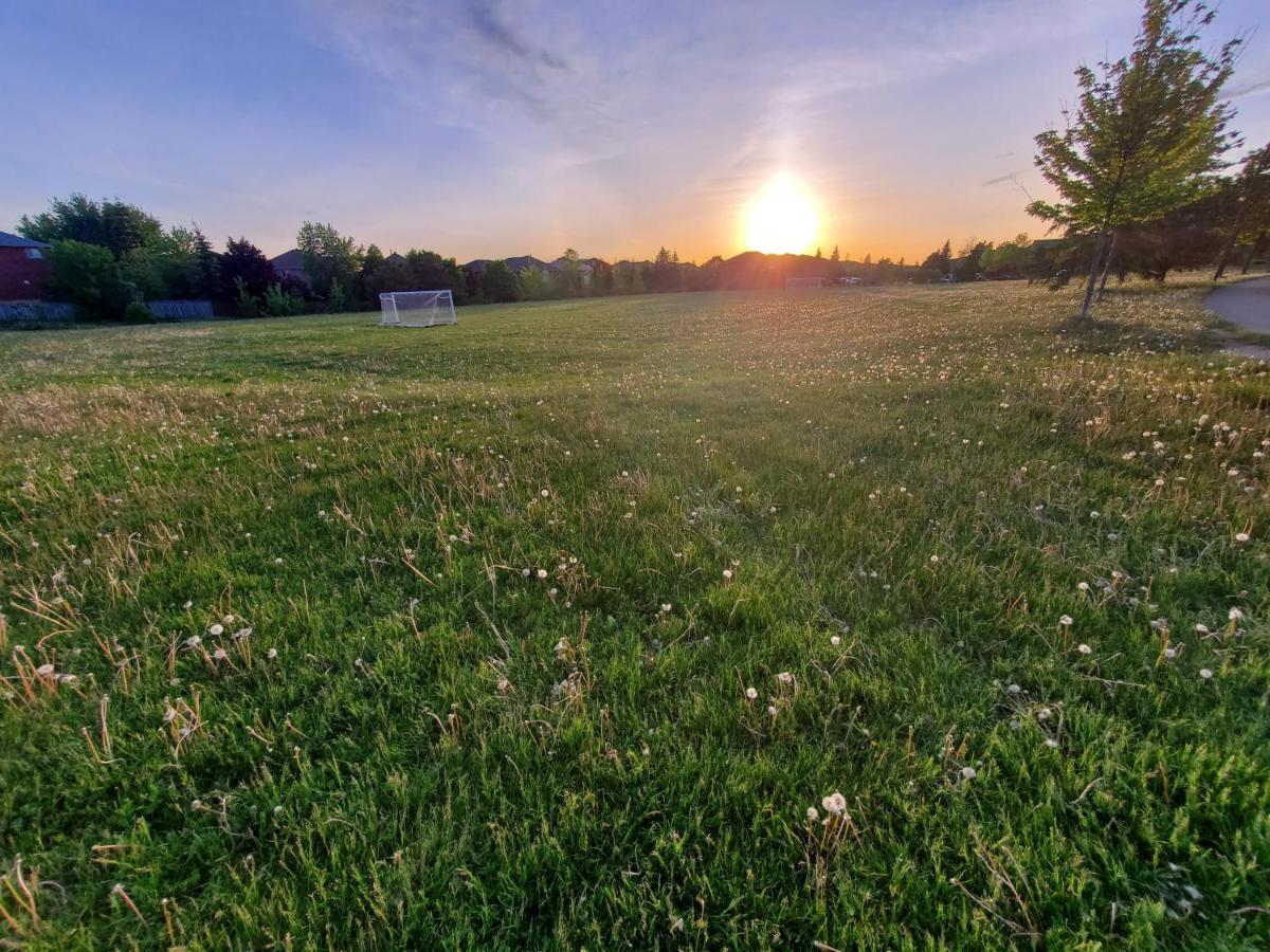 Home Stay Near The Airport Mississauga Kültér fotó