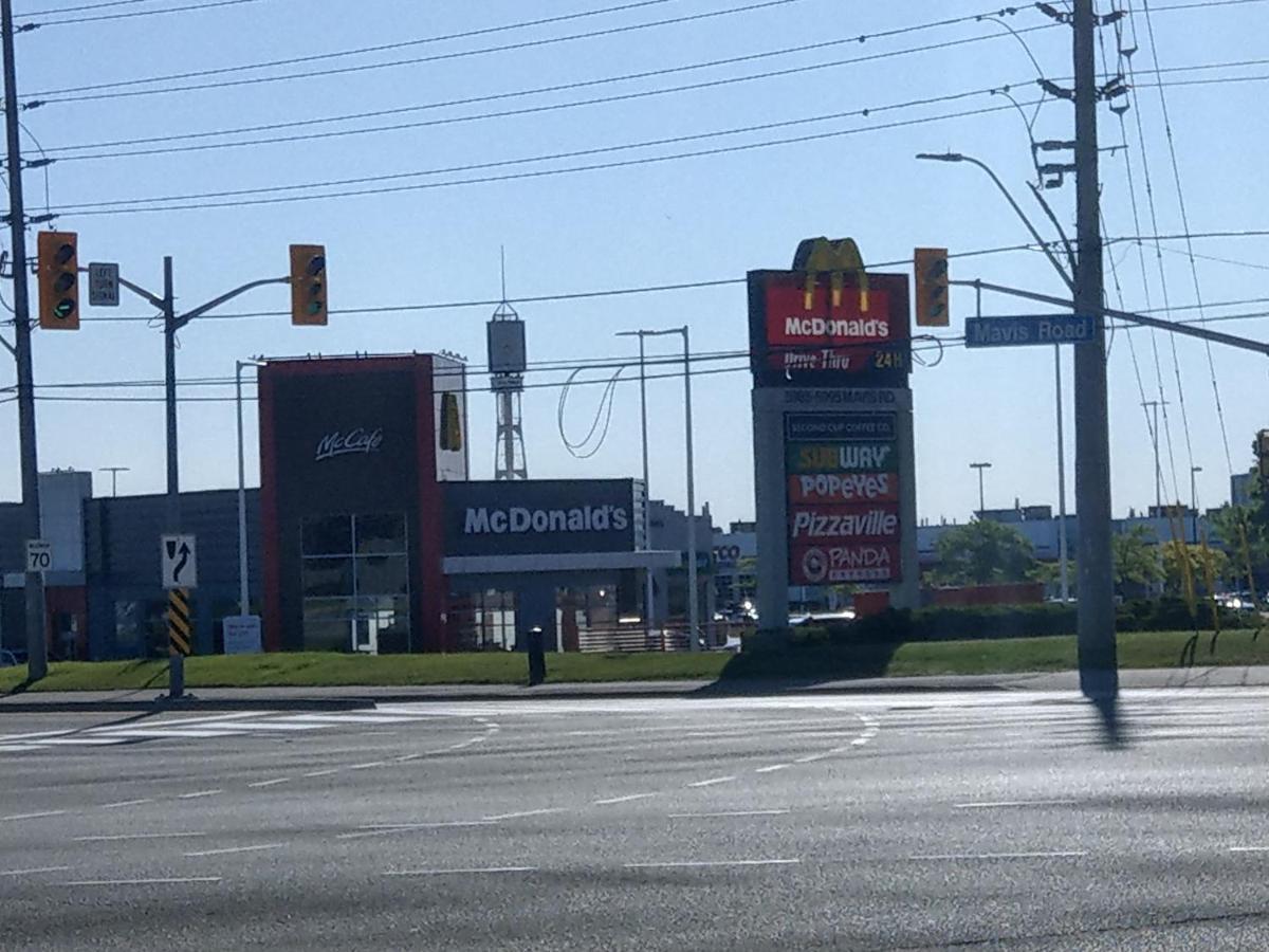 Home Stay Near The Airport Mississauga Kültér fotó